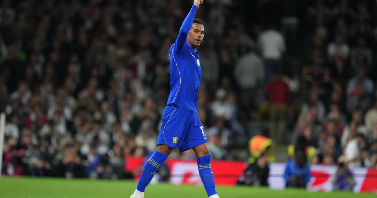 Rogers anota en su debut con el Chelsea que vence al Fulham en el inicio de la Liga Premier