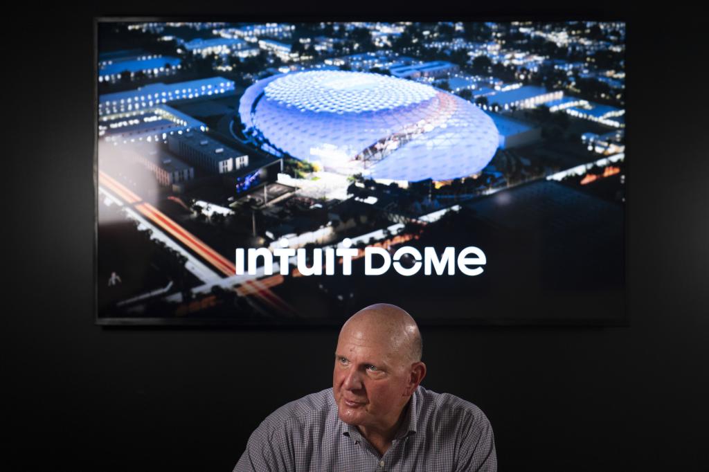 Steve Ballmer, durante una entrevista en la que daba a conocer el Intuit Dome.