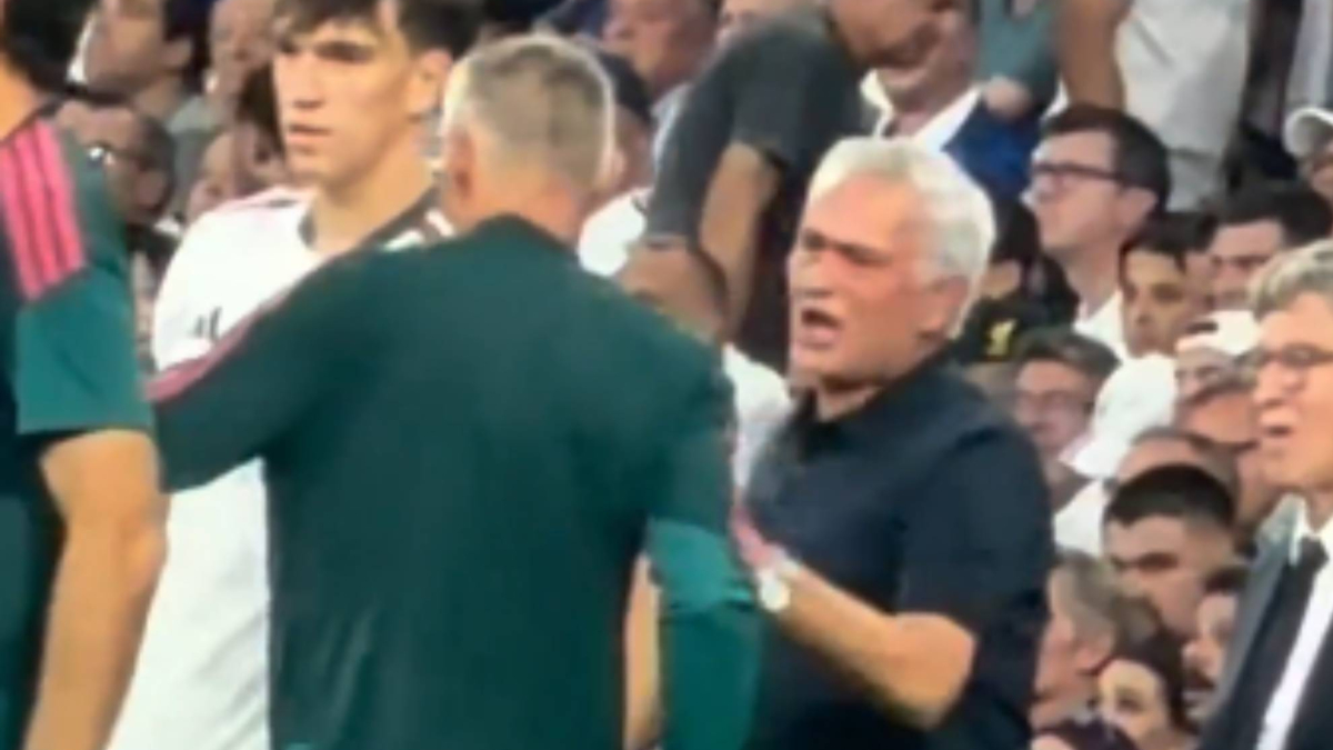 Tensión y "cabreo" en el Bernabéu: saltaron chispas entre Mourinho y su asistente