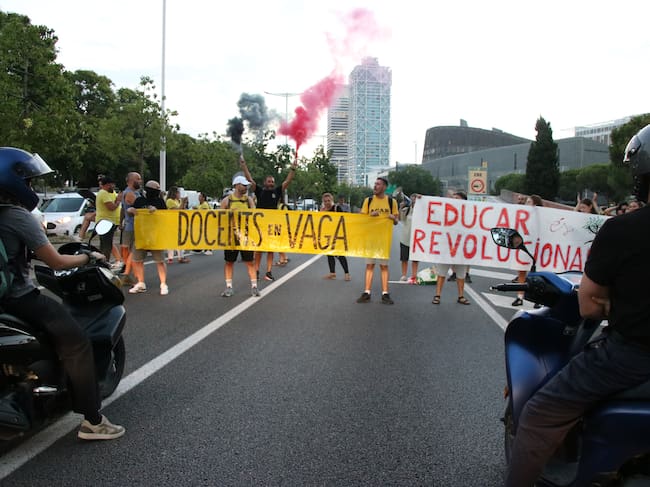 Docents tallant la ronda Litoral