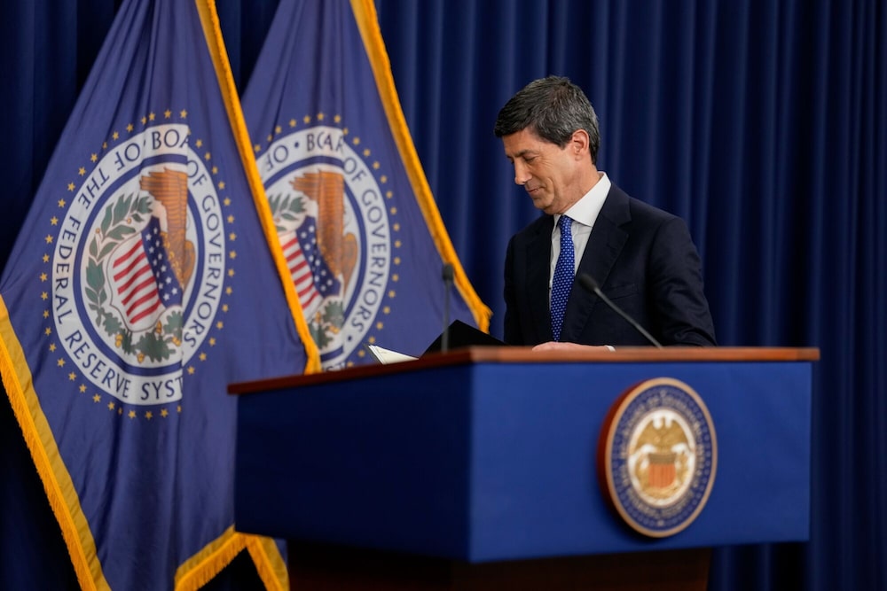 Kevin Warsh, presidente de la Reserva Federal de EE. UU., llega a una conferencia de prensa tras una reunión del Comité Federal de Mercado Abierto (FOMC) en Washington D.C., Estados Unidos. Kevin Warsh, presidente de la Reserva Federal de EE. UU., llega a una conferencia de prensa tras una reunión del Comité Federal de Mercado Abierto (FOMC) en Washington D.C., Estados Unidos.