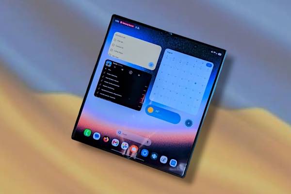 Samsung se queda a medio camino con sus plegables