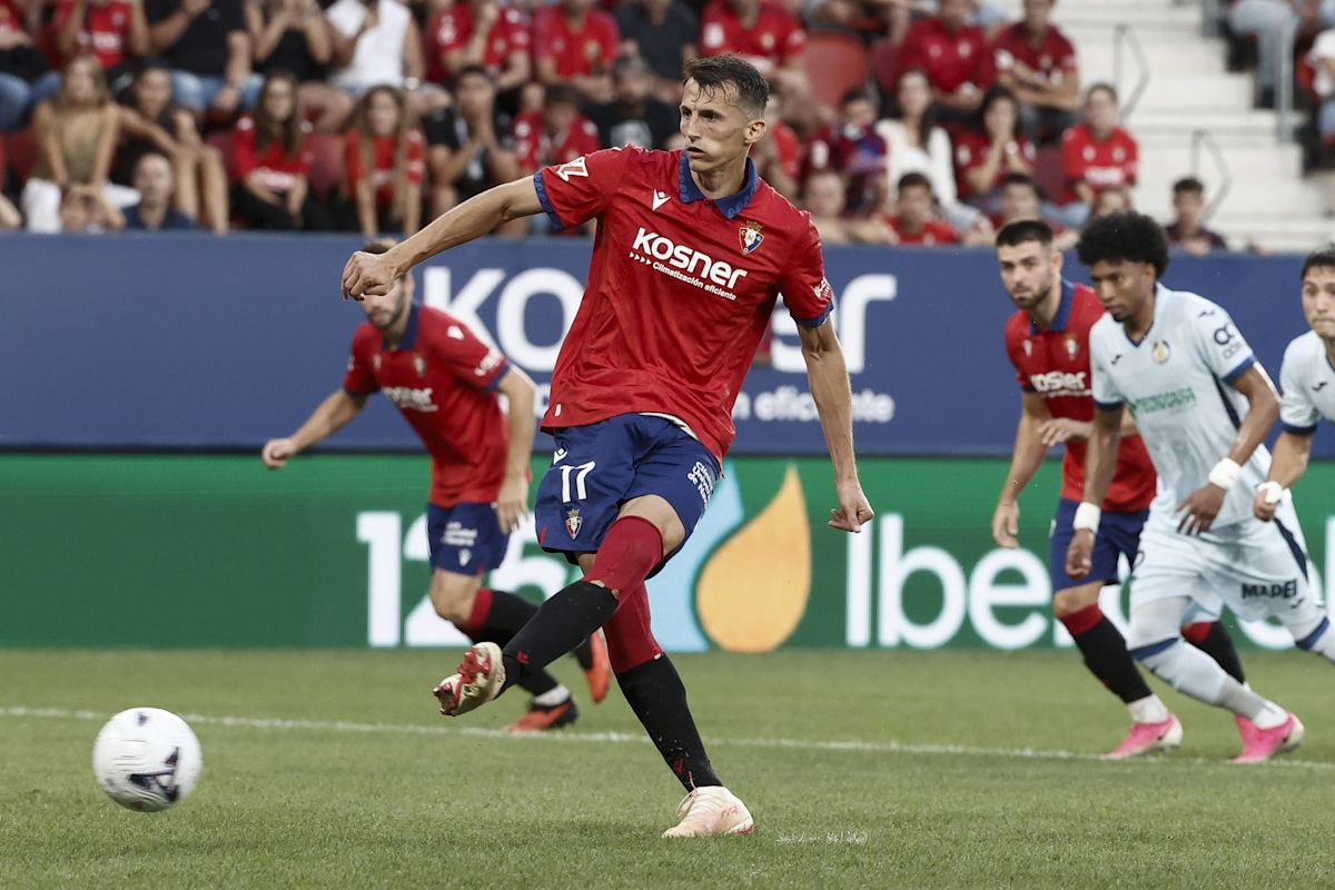 1-0. Budimir, de penalti, confirma el sólido arranque de Osasuna