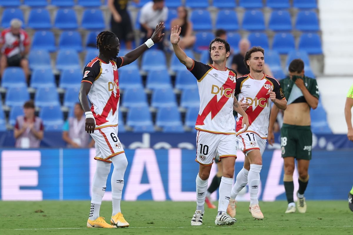 Camello: "Vallecas necesita su estadio y este equipo lucha por eso"