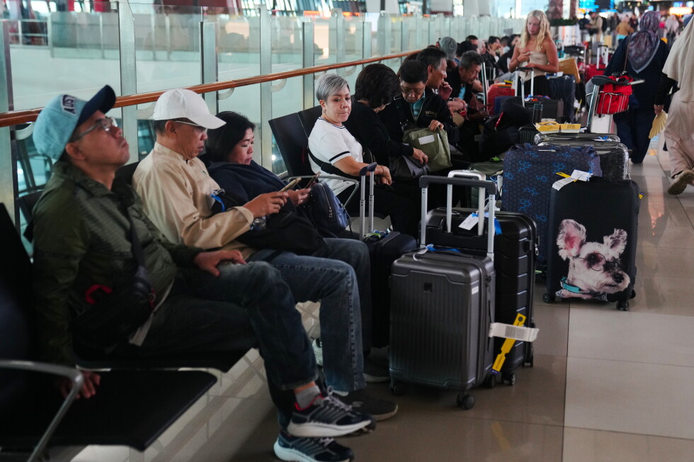Indonesia cancela vuelos en el aeropuerto de Yakarta debido a erupción del volcán Anak Krakatau
