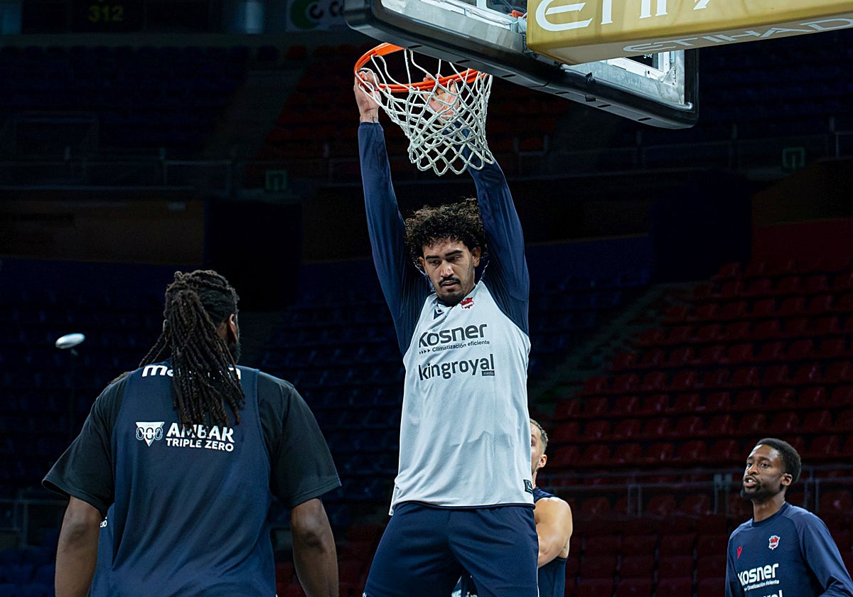 Márcio Santos completa su primer entrenamiento con el Baskonia y estará disponible mañana
