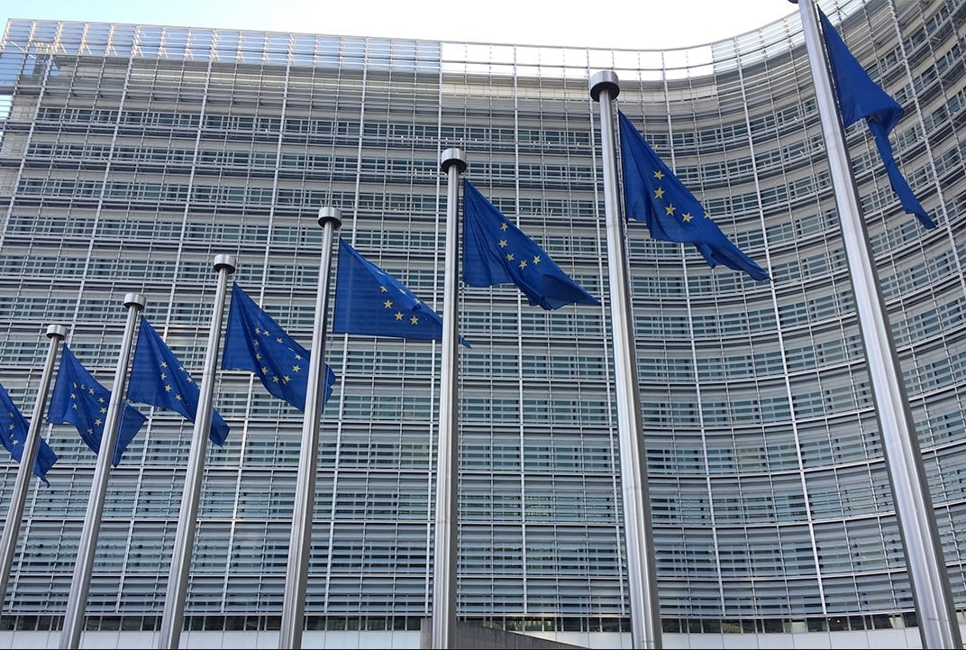 Die Europäische Kommission hat Reformen des EU-Emissionshandelssystems (EU-ETS) vorgeschlagen, darunter die Verlängerung des Zeitraums für kostenlose Emissionsquoten und die Lockerung des Zeitplans für Emissionsreduktionen. Foto: SDG. Ủy ban châu Âu đề xuất cải tổ Hệ thống mua bán phát thải (EU ETS), bao gồm kéo dài thời gian cấp hạn ngạch phát thải miễn phí và nới lộ trình cắt giảm phát thải. Ảnh: SDG.