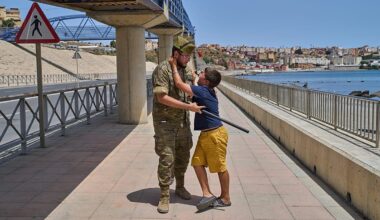 Ceuta: EU unterstützt Rückführung minderjähriger Migranten nach Marokko