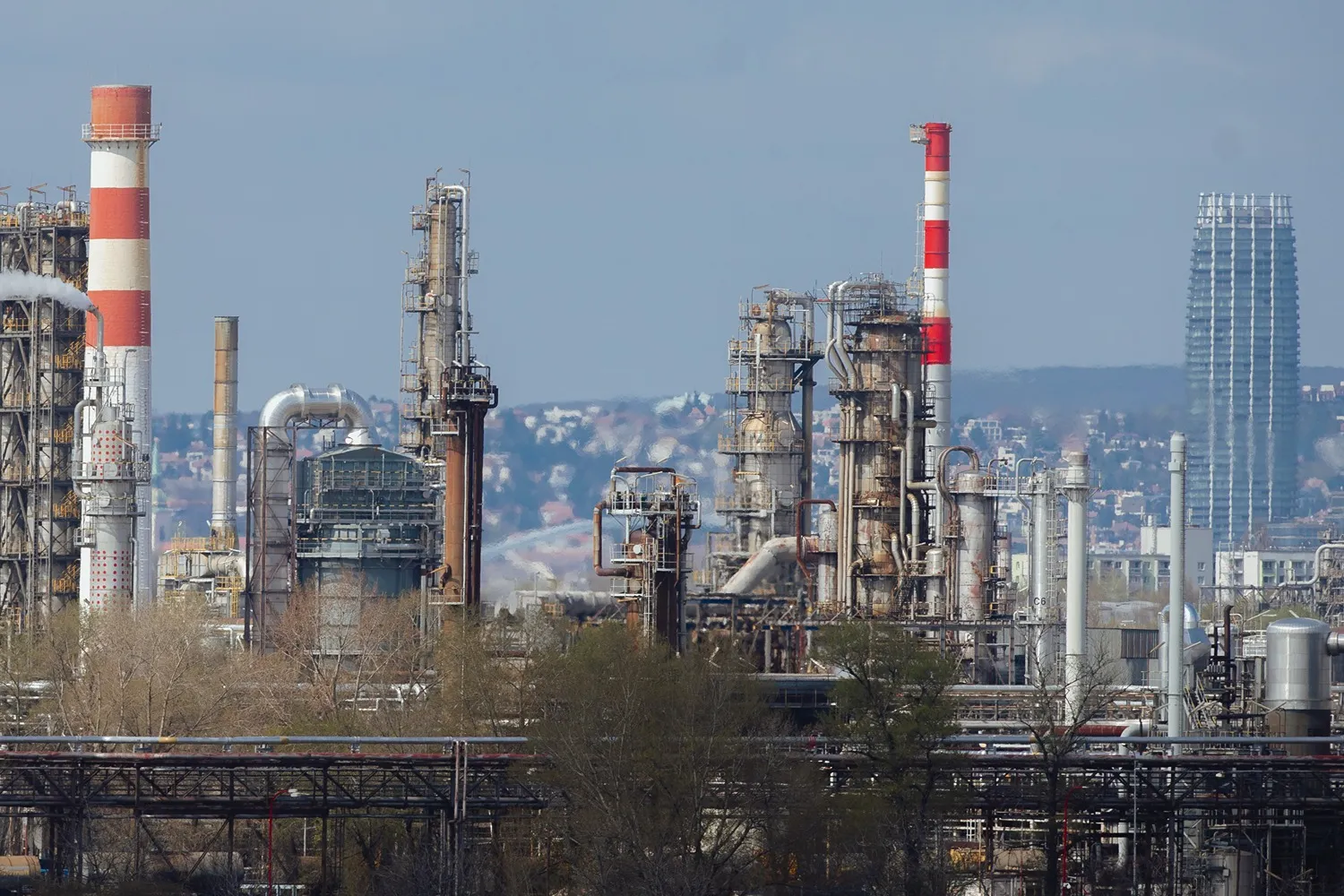 Hungary Drops EU Loan Veto After Ukraine Reopens Druzhba Pipeline