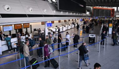 EU pushes to beat airport delays caused by new biometric system – POLITICO