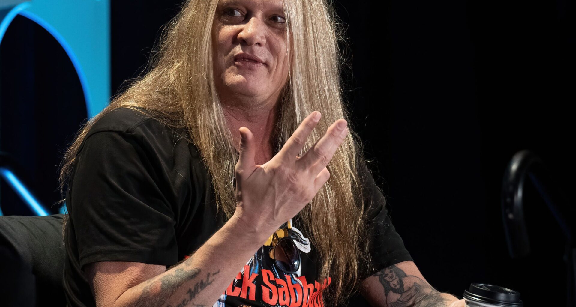 "En ole vielä hyväksynyt Ozzyn kuolemaa" – Sebastian Bach kertoo teeskentelevänsä, että Ozzy Osbourne on yhä täällä