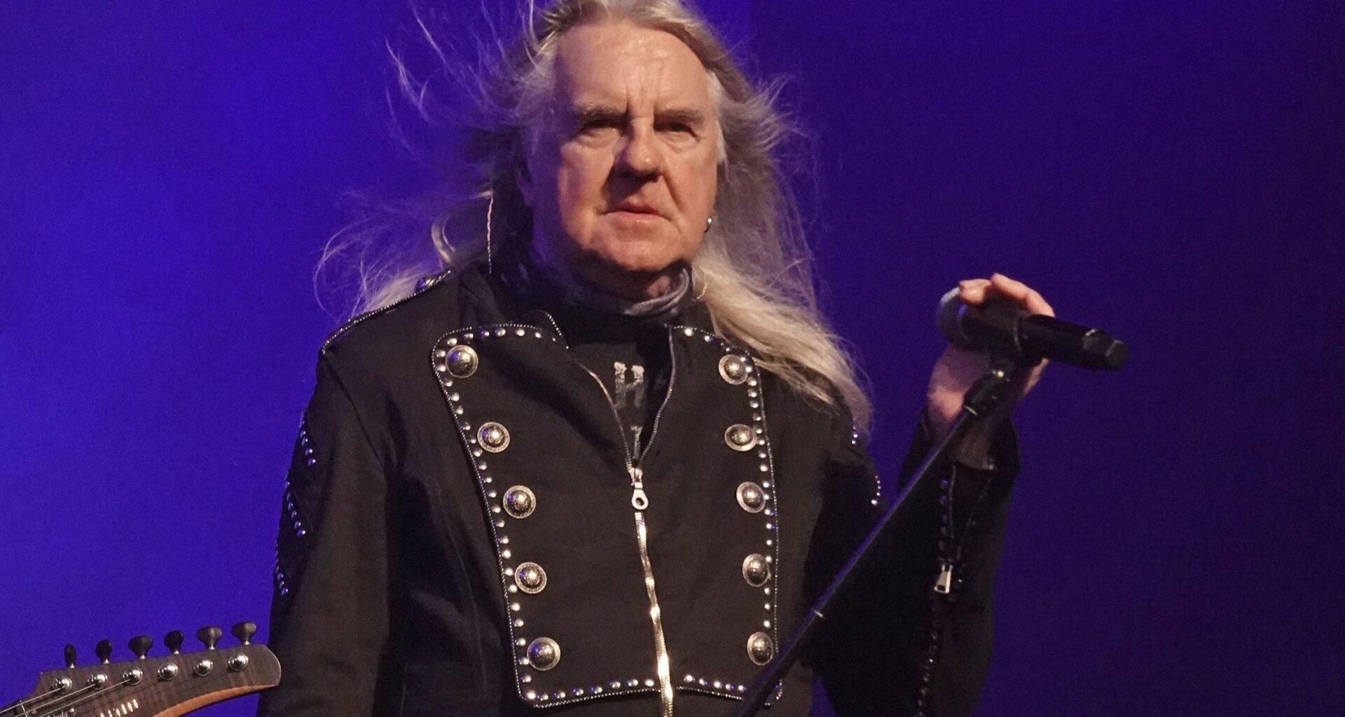 Heavy metal -veteraani Biff Byford joutui syöpäleikkaukseen - Joutuu perumaan lisää keikkoja