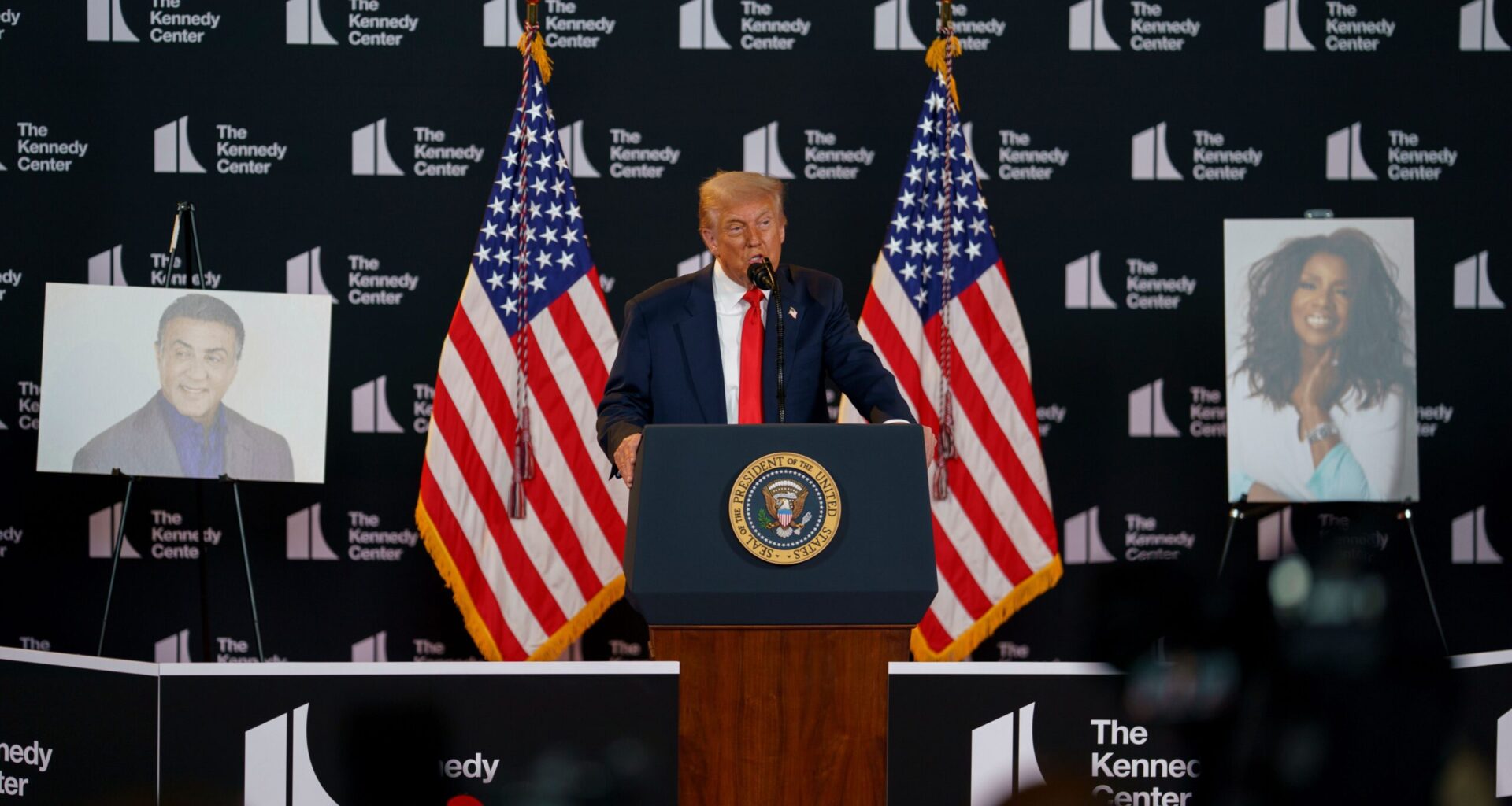 Sylvester Stallone saa Donald Trumpilta kunnianosoituksen – presidentti aikoo itse juontaa show’n