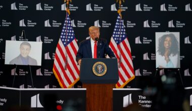 Sylvester Stallone saa Donald Trumpilta kunnianosoituksen – presidentti aikoo itse juontaa show’n