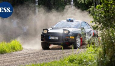 Jari-Matti Latvalan auto hajosi jälleen Lahti Historic Rallyssa – myös Ismo Leikolan ja Sami Pajarin perjantai päättyi lyhyeen | Urheilu