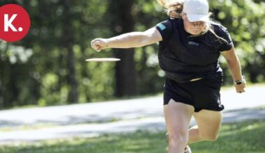 Eveliina Salonen kiinni ennätyksellisessä frisbeegolfmestaruudessa | Urheilu