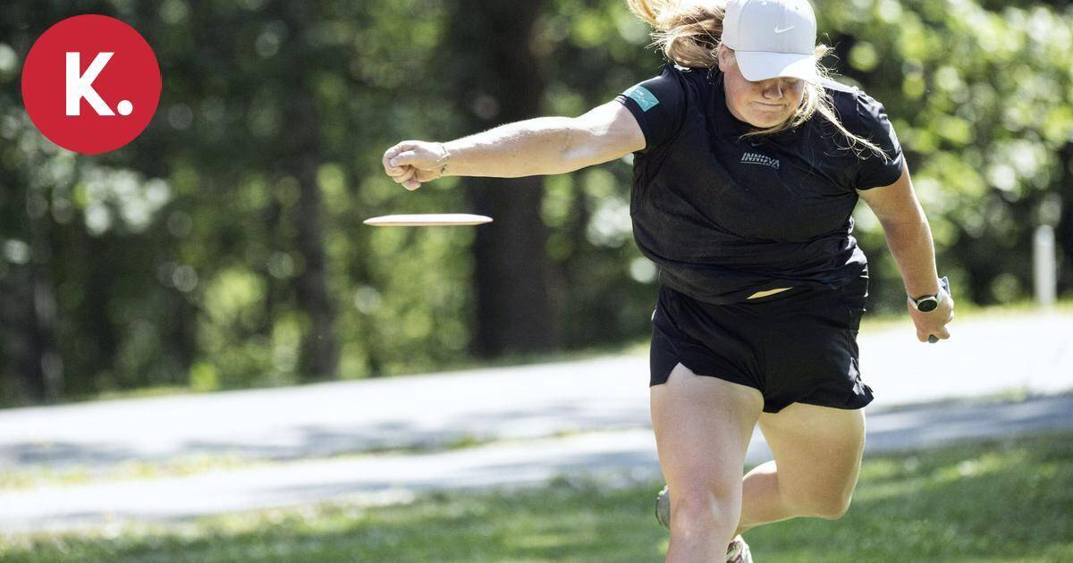 Eveliina Salonen kiinni ennätyksellisessä frisbeegolfmestaruudessa | Urheilu