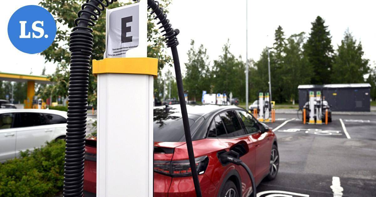 Sähköauton latauslaitteiden myynti laski alkuvuonna | Uutissuomalainen