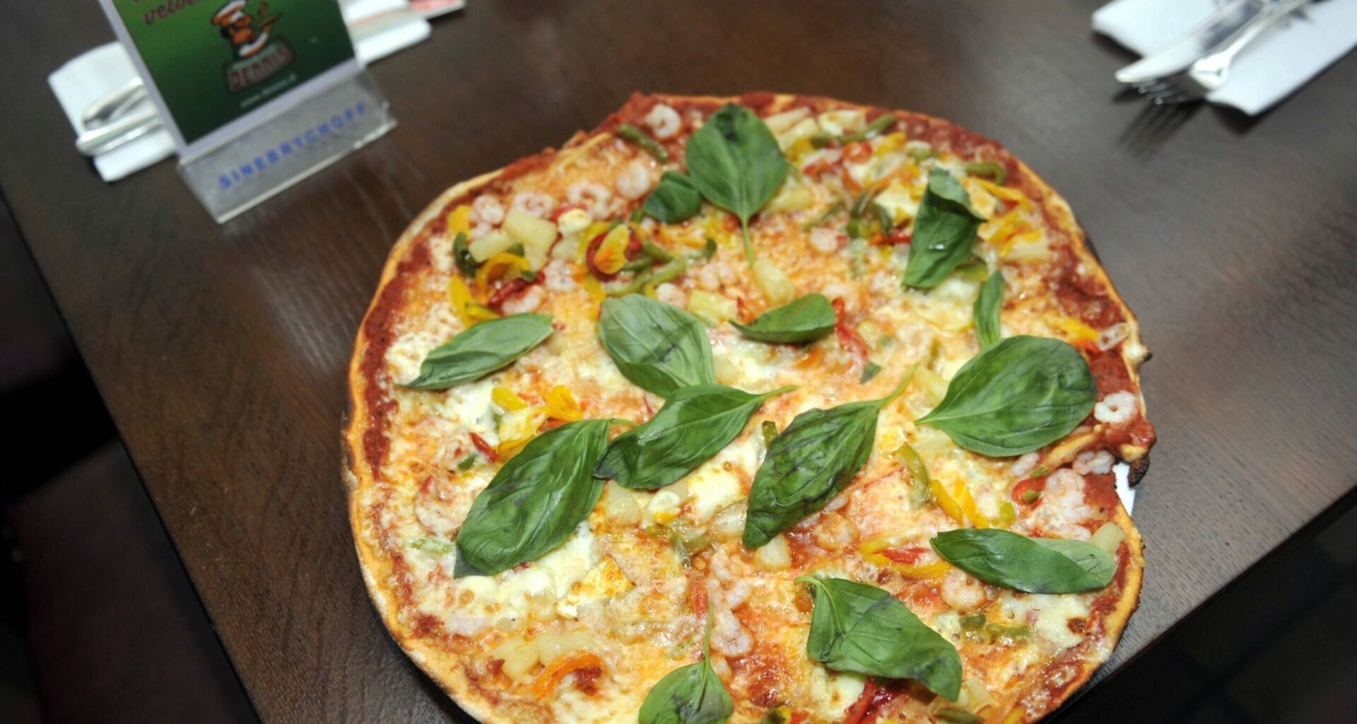 Hienohelmojen halveksimasta kaiken kansan pizzaksi