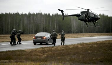 Poliisin ja rajavartioston erikoisjoukot ilmestyvät lentokentälle – mistä on kyse?