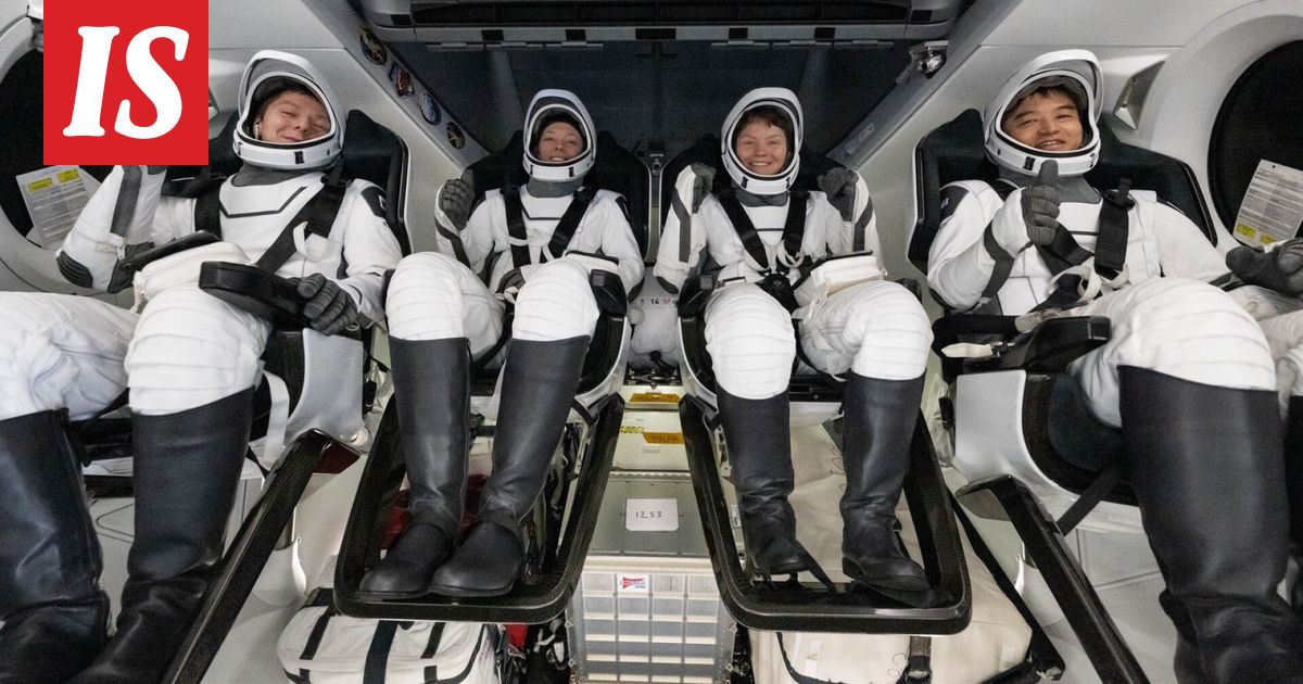 Neljä avaruuslentäjää palasi Maahan viiden kuukauden jälkeen