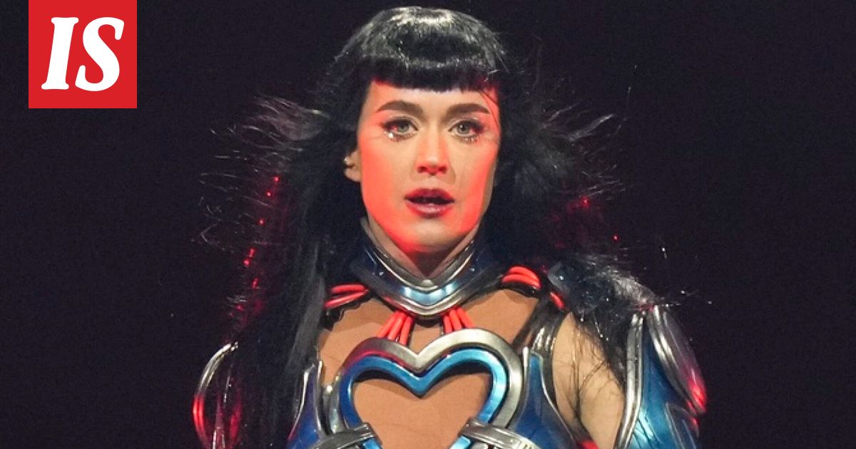Katy Perry ruhjoi itsensä keikalla – kuva julki