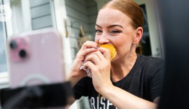 Perheenäiti Eveliina Neziri syö ja kymmenet tuhannet katsovat: ”Sitä eivät kaikki ymmärrä”