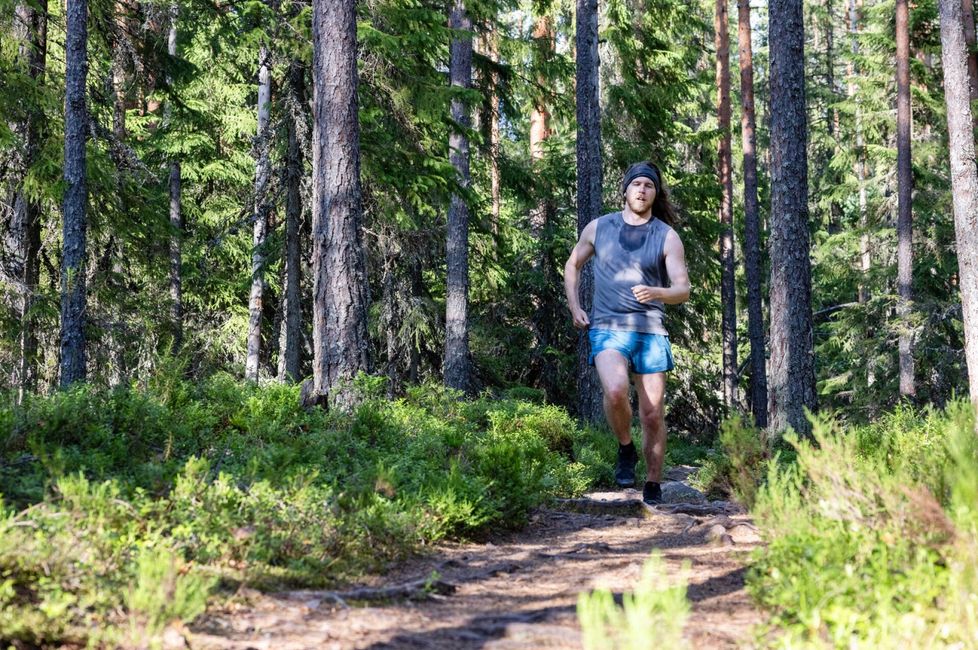 ”Metsässä on kiva juosta. Hiljaisempaa kuin pururadalla. Seitsemisen poluilla on juuria, mutta maasto on tasainen eli helppo.” Parkanolainen Lauri Koskinen on Seitsemisen lenkeillä kohdannut usein metsäpeuroja, kerran karhunkin.