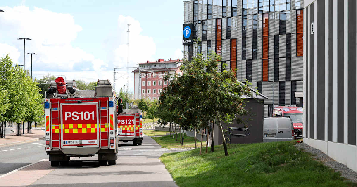 Osa Kuopion matkakeskuksen ympäristön liikkeistä on evakuoitu etanolivuodon takia – pelastuslaitos on paikalla | Kotimaa