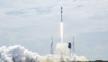 Spacex-yhtiön alus telakoitui ISS:lle – alus tuo avaruusasemalle jumiutuneet astronautit takaisin maahan helmikuussa | Uutisia lyhyesti