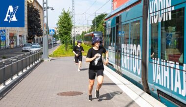 ”Se oli lähellä, liian lähellä!” – Moro juoksi ratikan perässä, miten kävi