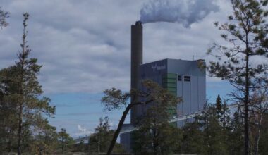 Potentiaalinen miljardibisnes ottaa ensiaskelia – hiilidioksidin talteenoton pilotti käynnistyi Rauman sellutehtaalla | Kotimaa