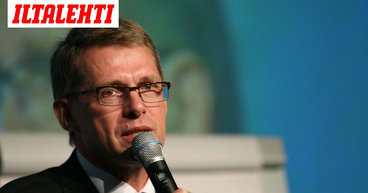 ”Pääministerillä oli aikaa kommentoida wc-rullan lentorataa”