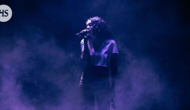 Charli XCX:n kiertue päättyi mystiseen viestiin