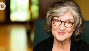 Barbara Kingsolver kertoo uudesta menestysromaanistaan Demon Copperhead, joka käsittelee opioidikriisiä