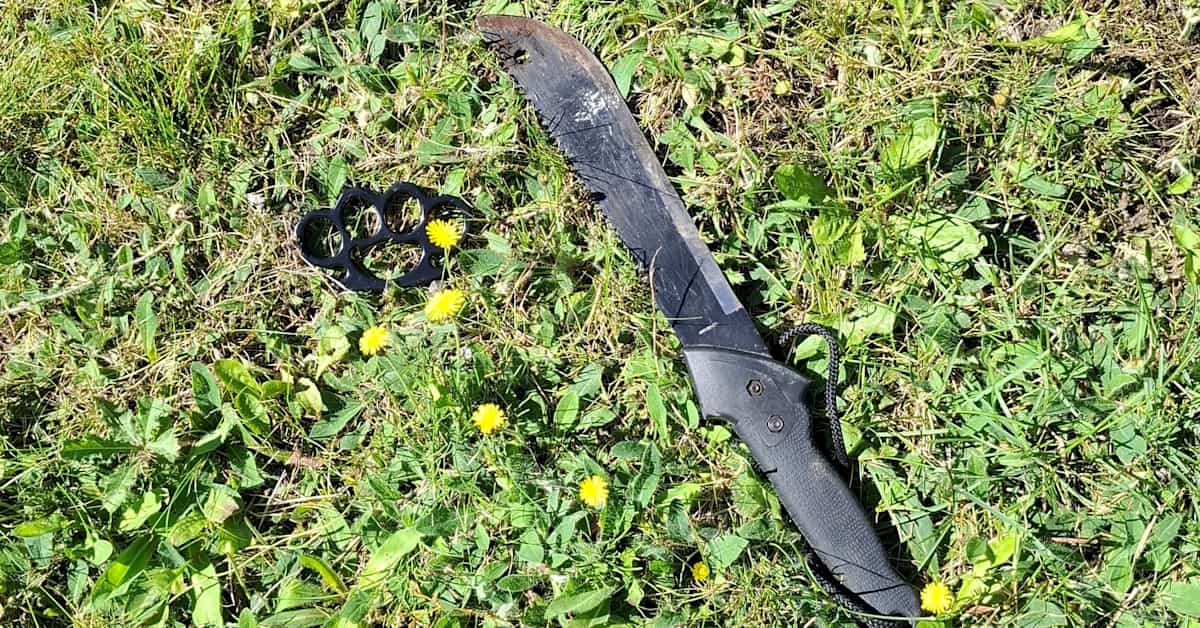 16-vuotias tuli nasujaisiin macheten kanssa Espoossa – poliisi löysi nuoren hallusta muuntohuume alfa-PVP:tä | Kotimaa