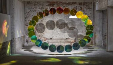 Riihimäellä nähty Finnish Glass Biennale edustaa suomalaista lasitaidetta Pariisin designviikoilla | Kanta-Häme
