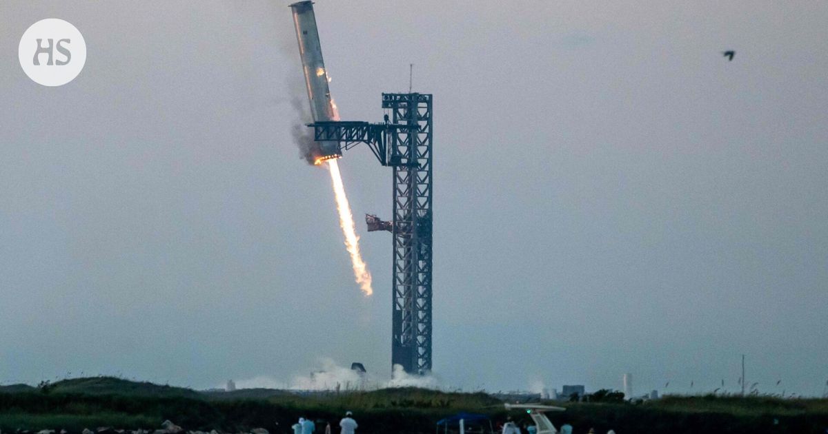Starship-avaruusraketti teki historiaa: Raketin alaosa laskeutui valtavien robottikäsien varaan