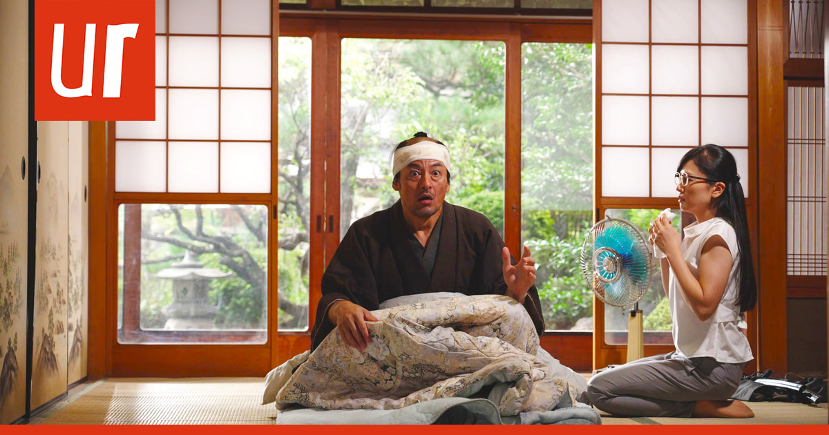 Elokuva-arvio: Samurai imuroi nyky-Japanissa – Supersuosittu aikahyppykomedia on epätasainen, mutta vilpittömän viihdyttävä