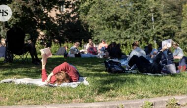 Osallistuin "introverttien happy houriin", jossa luetaan omia kirjoja kaikessa hiljaisuudessa
