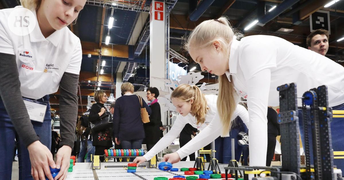 Virtuaalitodellisuus ja robotit hivuttautuvat kouluihin, mutta digitalisaatiota ei pidetä itseisarvona – ”Ei ole teknologiaa, joka voisi korvata opettajan”