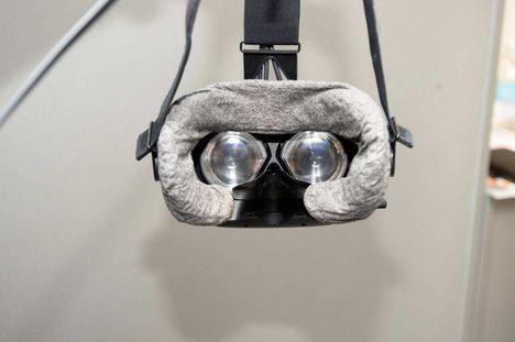 Rejlersillä pääsi testaamaan HTC Vive -virtuaalilaseja. Sellaiset saa kaupasta noin tuhannella eurolla.