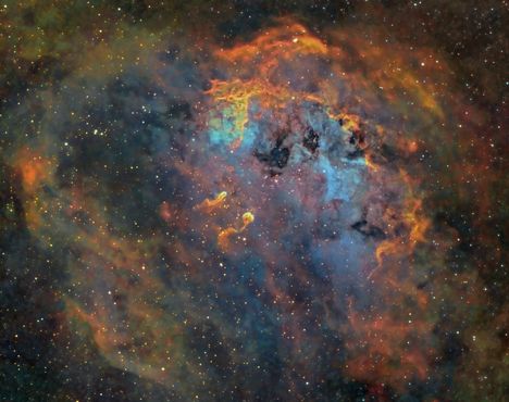 J-P Metsävainion ikuistus kosmisesta pilvestä IC 410:stä vuodelta 2015.