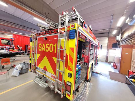 Katolla olevan pelastuskehikon alas saaminen on uudessa autossa entistä helpompaa.