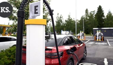 Sähköauton latauslaitteiden myynti laski alkuvuonna | Uutissuomalainen