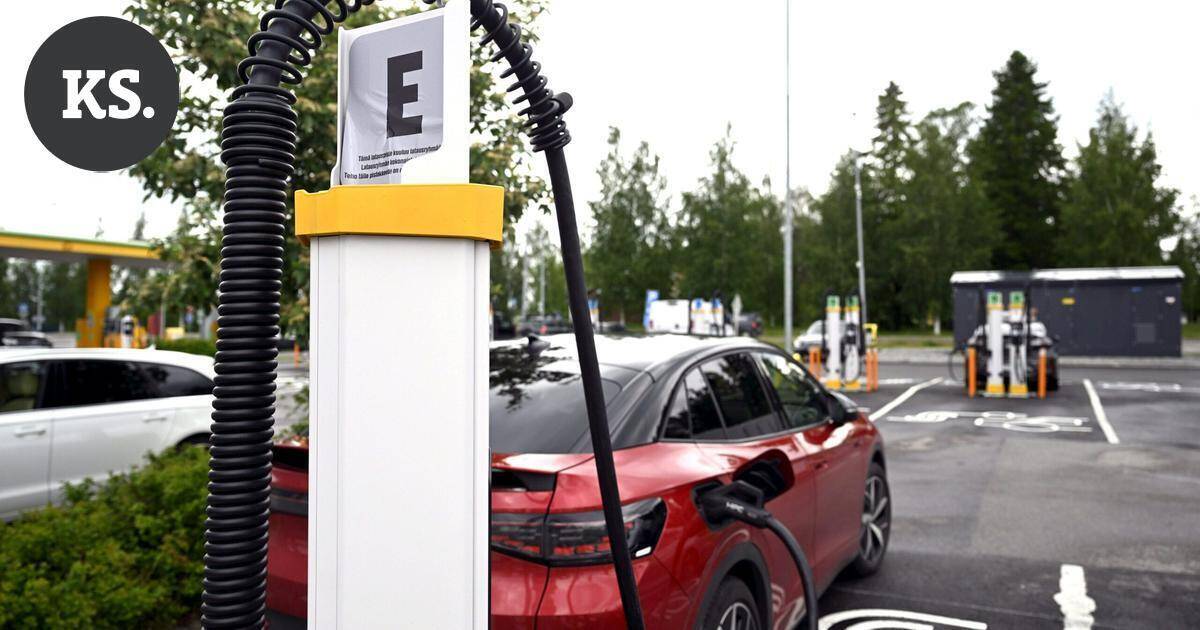 Sähköauton latauslaitteiden myynti laski alkuvuonna | Uutissuomalainen