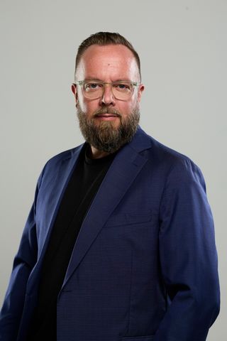 Porilaislähtöinen Jussi Paasi vetää myös uutta Kiekkokierros-ohjelmaa.