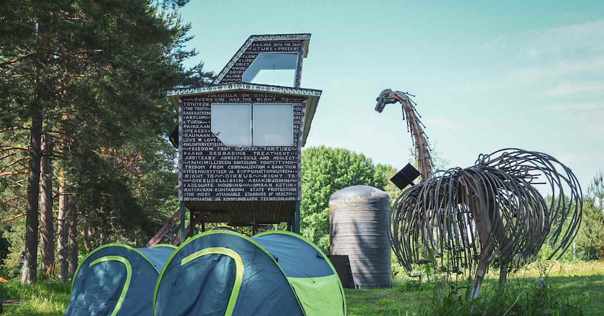 Joutsan Haihatuksen kesänäyttely ylitti kävijä­tavoitteensa – taiteen keskellä on voinut myös yöpyä | Keski-Suomi