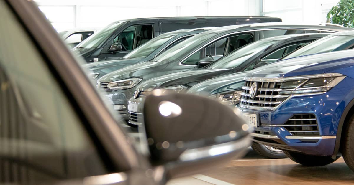 Uusia autoja rekisteröity nyt vielä vähemmän kuin viime vuonna | Uutisia lyhyesti
