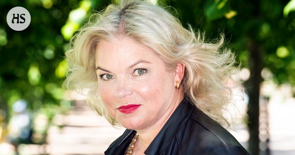 Toimittaja Anne Moilanen kirjoittaa esikoisromaanissaan Uhma naiseudesta ja seksuaalisuudesta